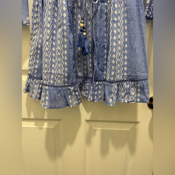 Blue Island Blue and‎ White Ruffled Tie open Front kamona style - Picture 5 of 9